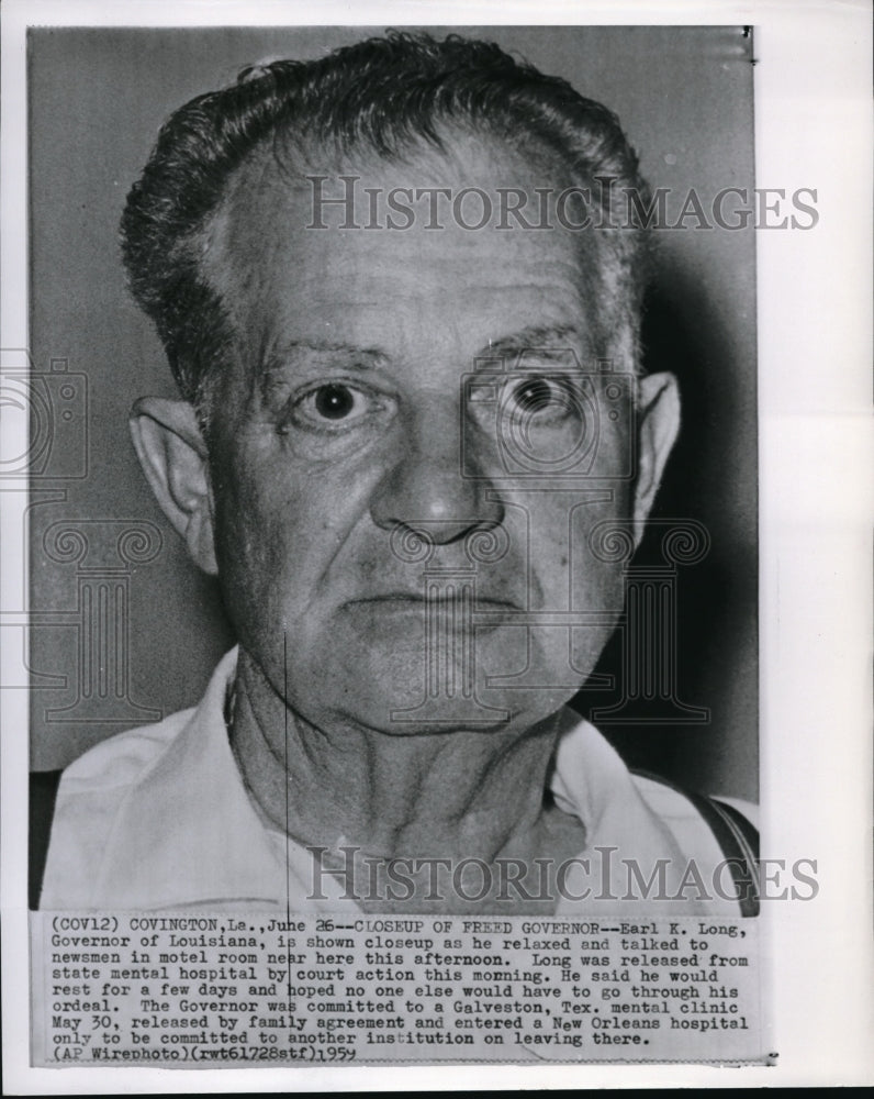 1959 Press Photo Louisiana Gov Earl Long as he relaxed &amp; talked to newsmen - Historic Images