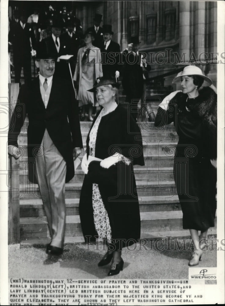 Press Photo British Ambassador and Lady Lindsay in Washington Cathedral - Historic Images