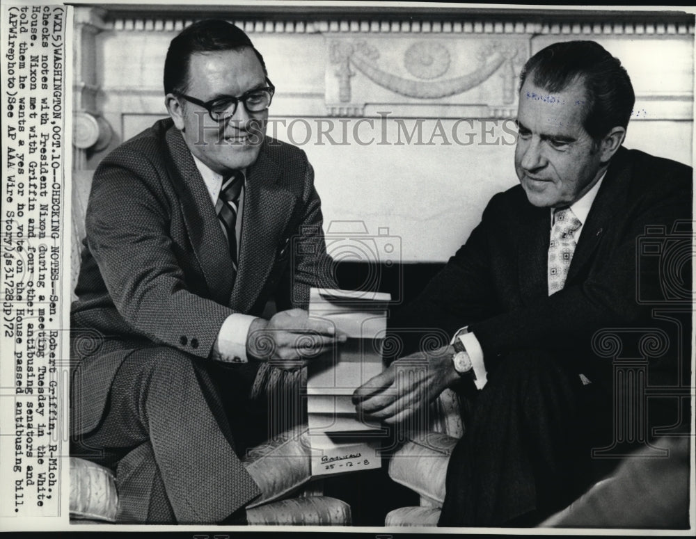 1972 Wire Photo Sen.Robert Griffin Checks Notes with Pres. Nixon in White House - Historic Images