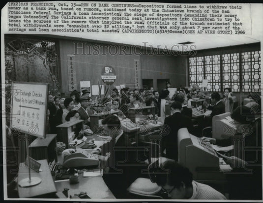 1966 Depositors formed lines to withdraw money as a bank run - Historic Images