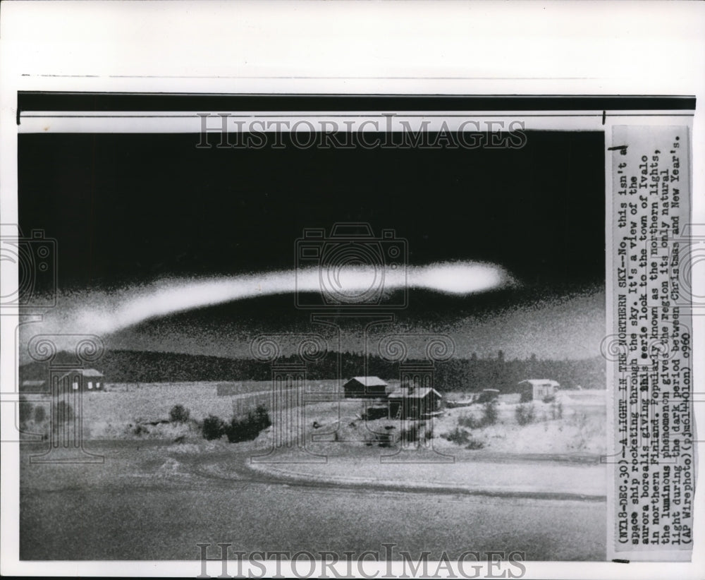 1961 Press Photo Aurora borealis in town of Ivalo in Northern Finland. - Historic Images