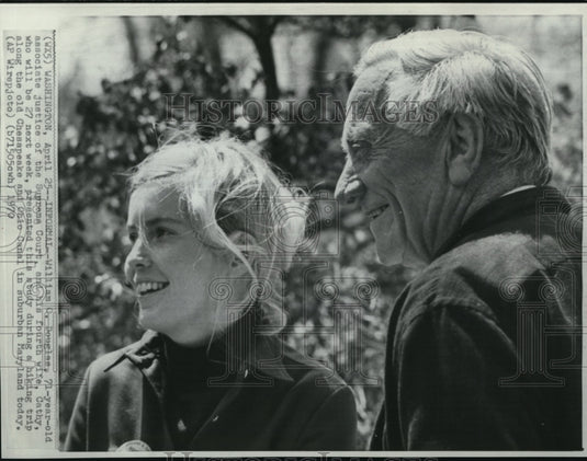 1970 Press Photo William C. Douglas and his wife, Cathy presented a study - Historic Images