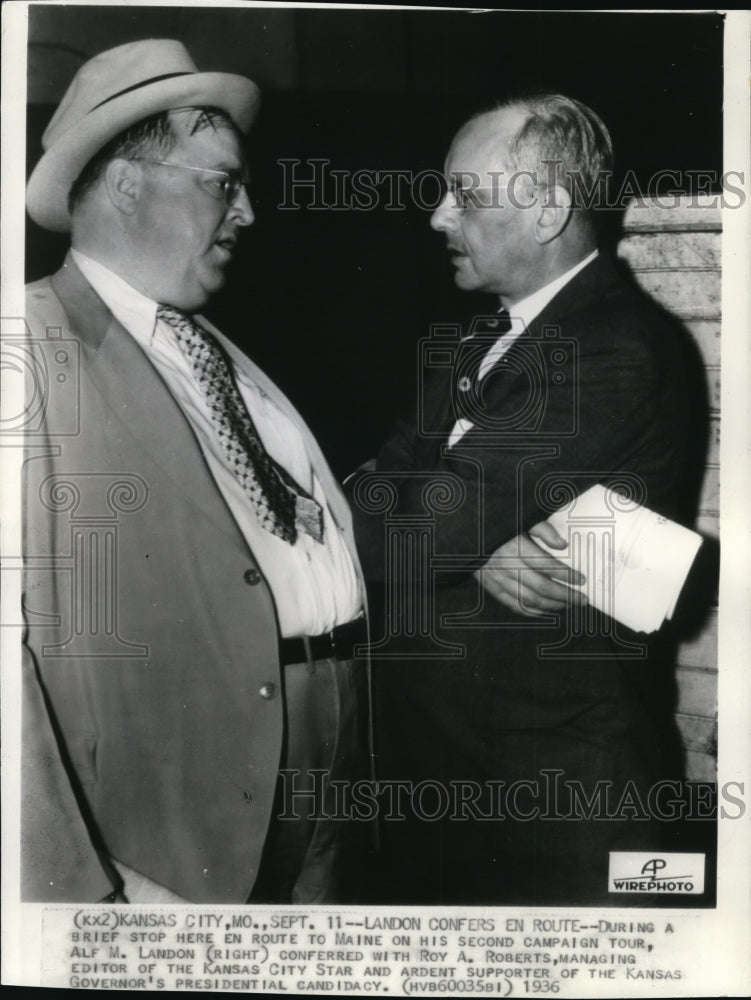 1938 Press Photo Landon confer with Roberts about en route on his campaign tour-Historic Images