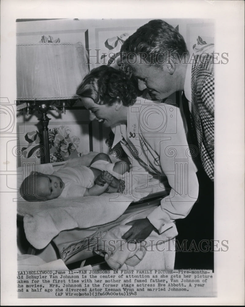 1948 Wire Photo Five months old Schuyler Van Johnson is the center of - Historic Images