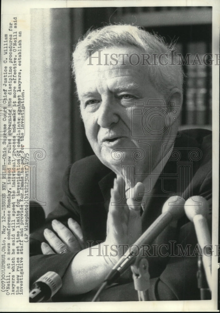 1977 Wire Photo Ohio Supreme Court Chief Justice Williams O'Neill at conference-Historic Images