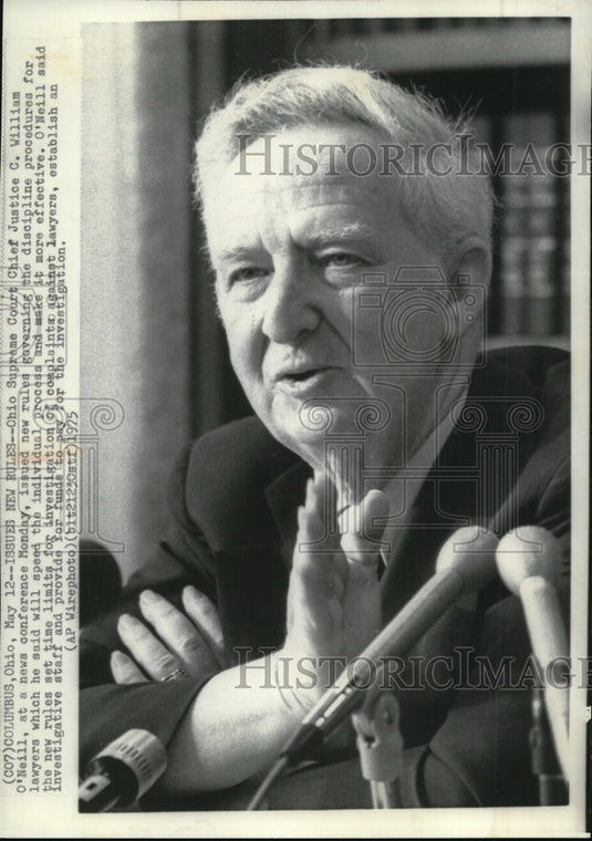 1977 Wire Photo Ohio Supreme Court Chief Justice Williams O'Neill at conference-Historic Images