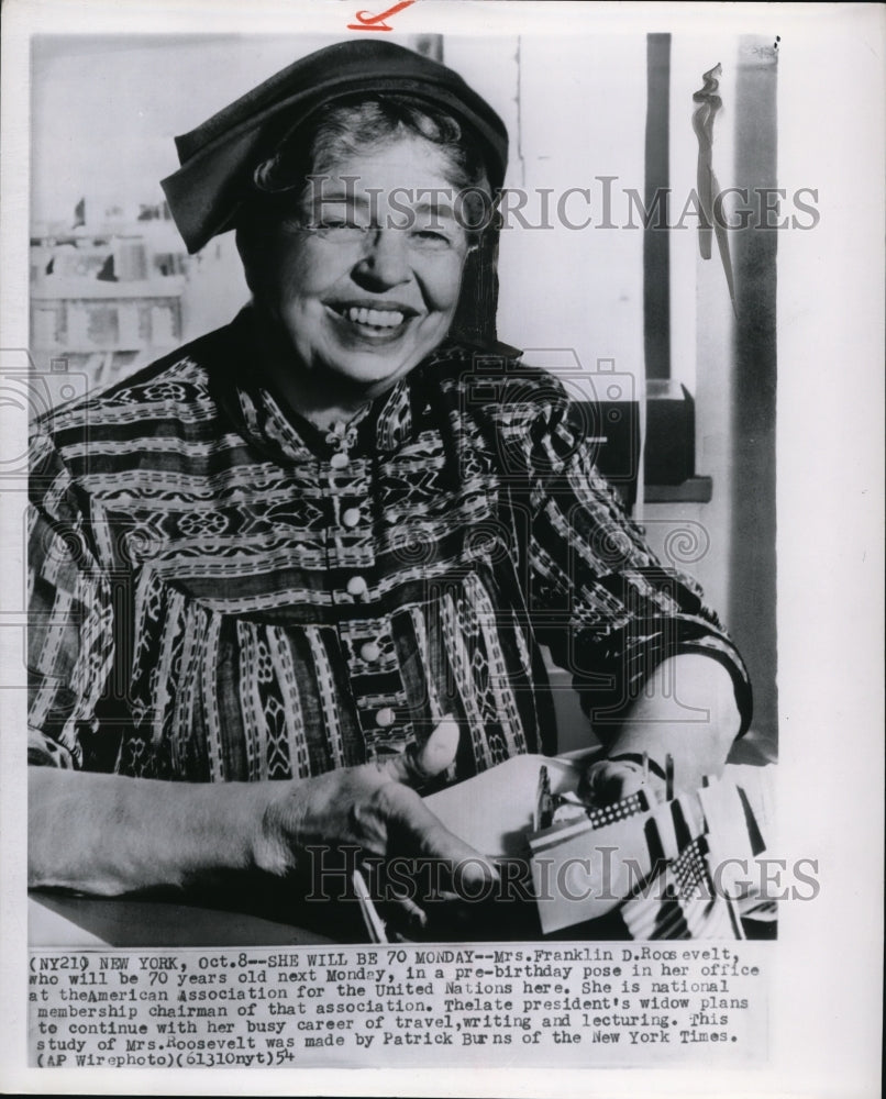 1954 Press Photo Mrs.F. D.Roosevelt in a Pre - Birthday Pose - Historic Images