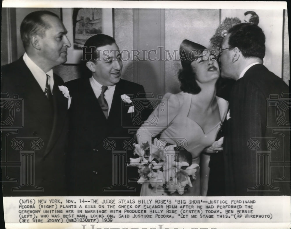 1939 Press Photo Justice Ferdinand Pecora kisses the cheek Eleanor Holm - Historic Images