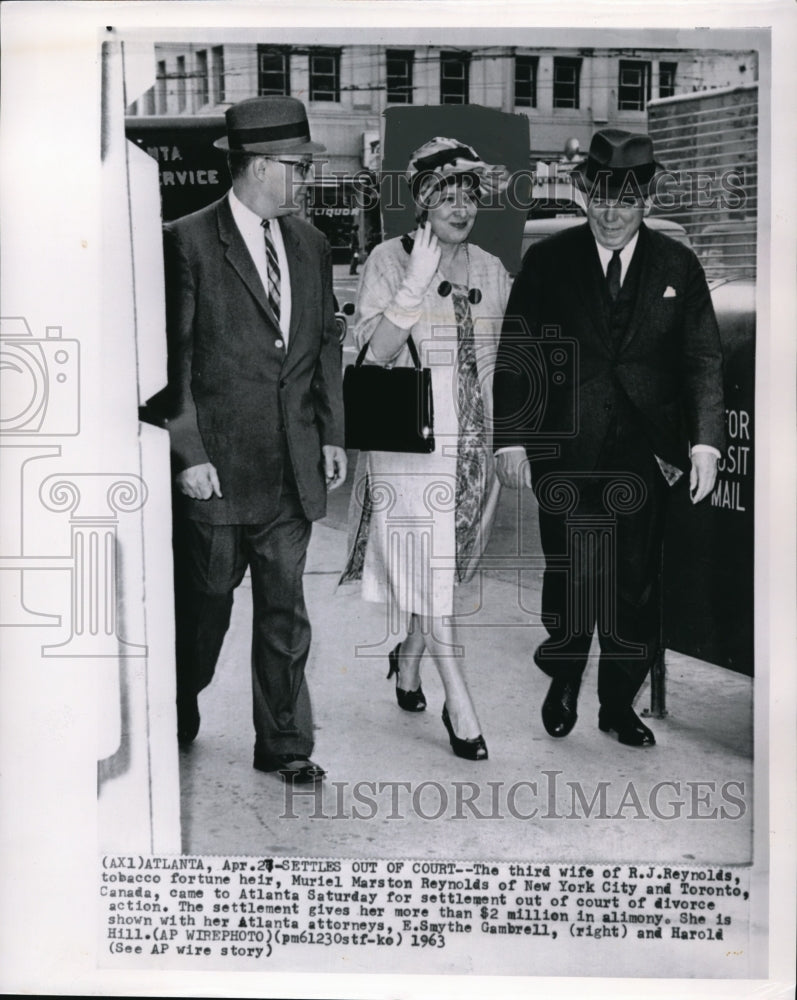 1963 Press Photo The third wife of R.J Reynolds tobacco fortune heir, Muriel - Historic Images