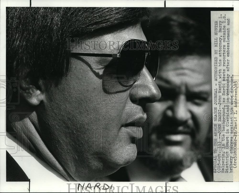 1985 Press Photo John Nardi with his attorney, Barry L. Halperin in th ...