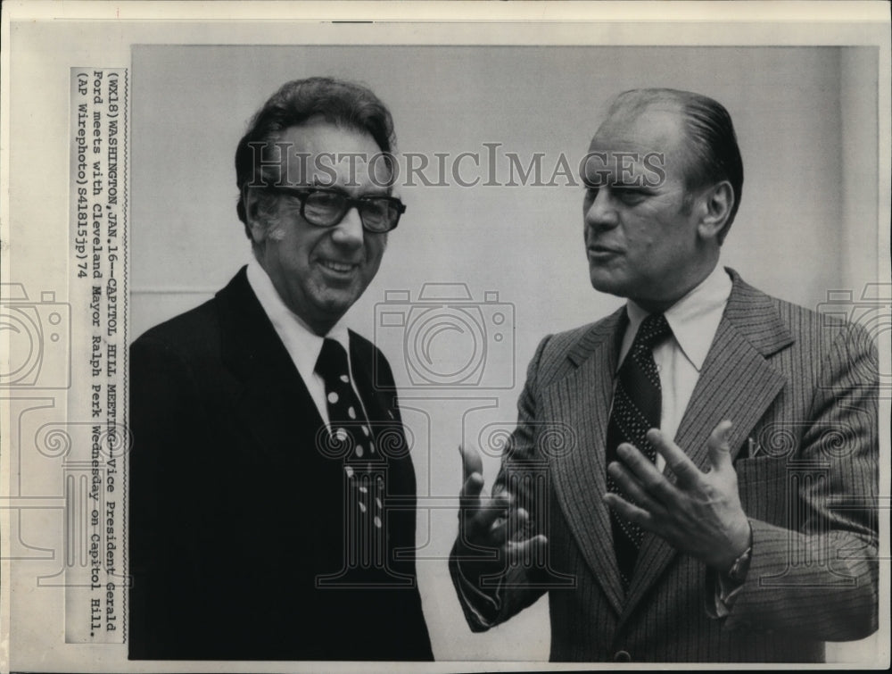 1974 Press Photo Vice President Gerald Ford meets with Cleveland Mayor Ralph - Historic Images