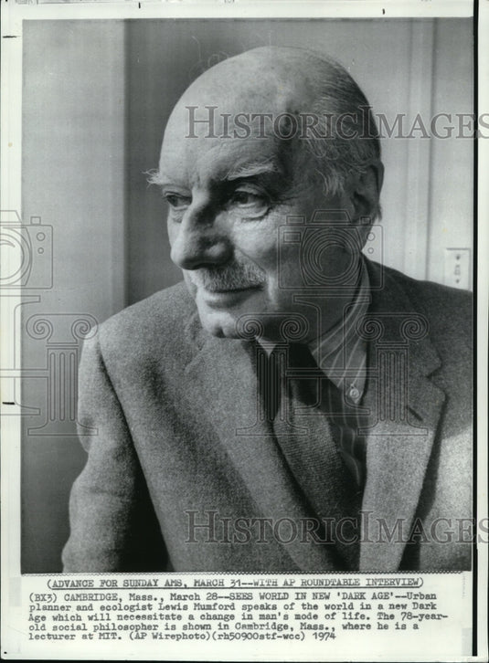 1974 Wire Photo Ecologist Lewis Mumford speaks of world in new Dark Age - Historic Images
