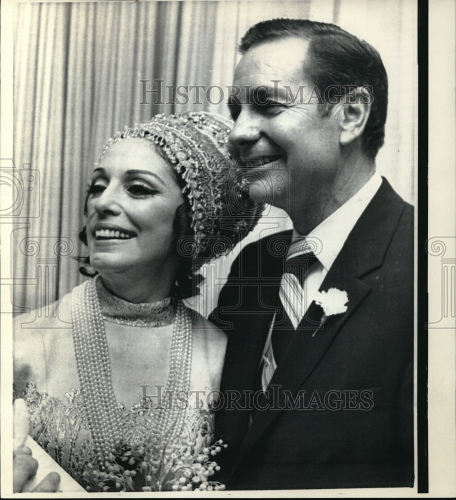 1970 Press Photo Margueritte Piazza with Harry Bergtholdt after Their Wedding - Historic Images