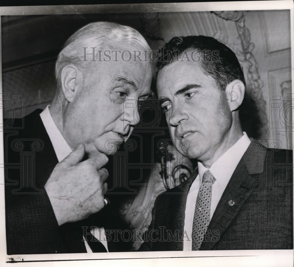 1960 Wire Photo Former Sen Bricker chats with Vice President Nixon in Chicago - Historic Images