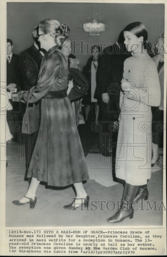 1970 Press Photo Princess Grace with Princess Caroline Arrived in Max Outfits - Historic Images