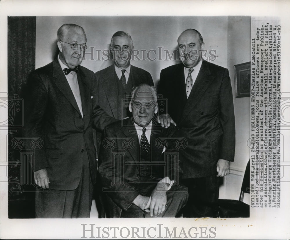 1952 Press Photo Charles McCahill of Cleveland News with fellow officers-Historic Images