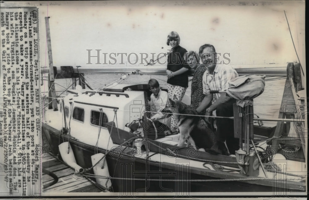 1967 Cleveland newsman turned to sailor, Robert Manry and his family - Historic Images