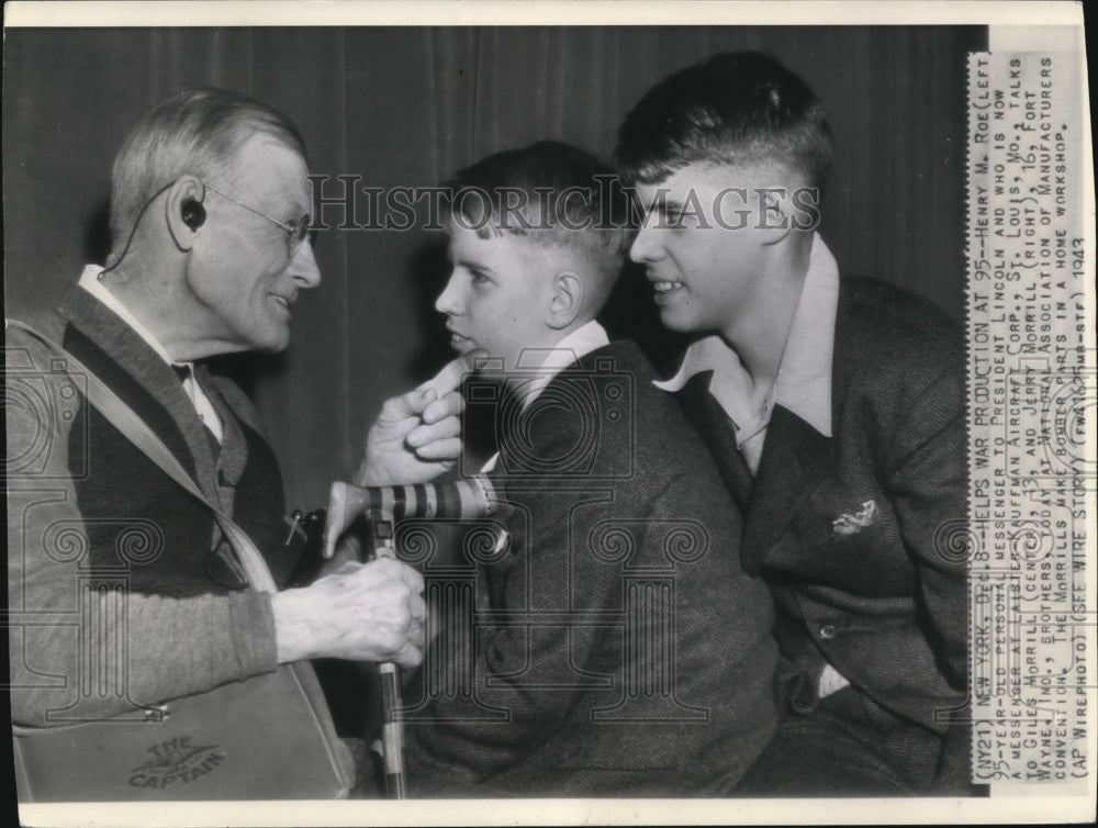 1943 Press Photo Henry Roe, personal messenger to Lincoln with Morrill brothers - Historic Images