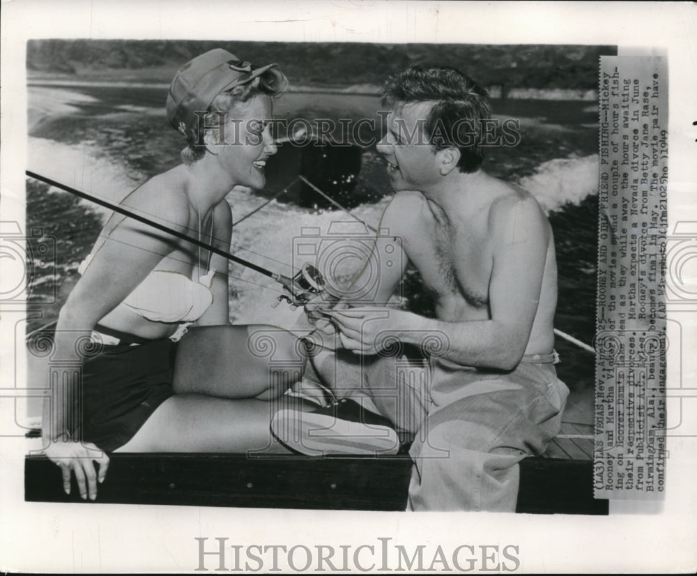 1949 Press Photo Mickey and Martha Vickers Fishing on Hoover Dam&#39;s Lake Mead - Historic Images