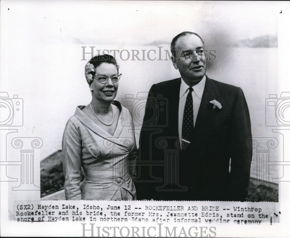 1956 Press Photo Winthrop Rockefeller with bride Jeanette Edris - Historic Images