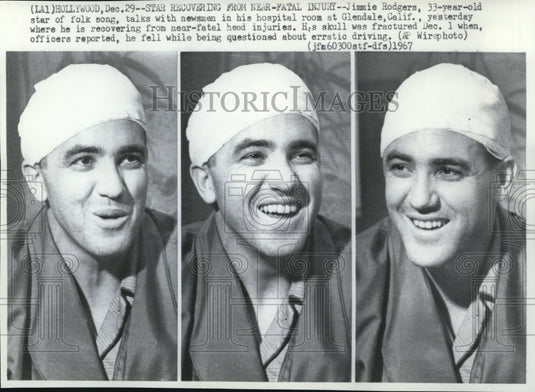 1967 Press Photo Jimmie Rodgers, star of folk song, talks with newsmen in his - Historic Images