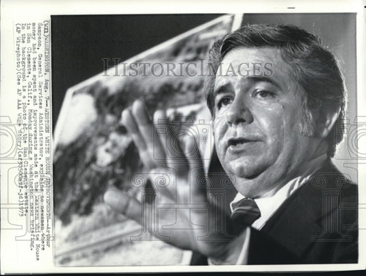 1973 Press Photo General Services Administrator, Arthur Sampson - Historic Images