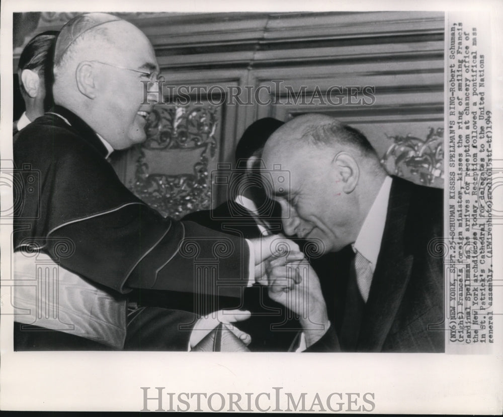 1949 Press Photo France minister Maurice Schumann kisses Francis Cardinal's ring - Historic Images