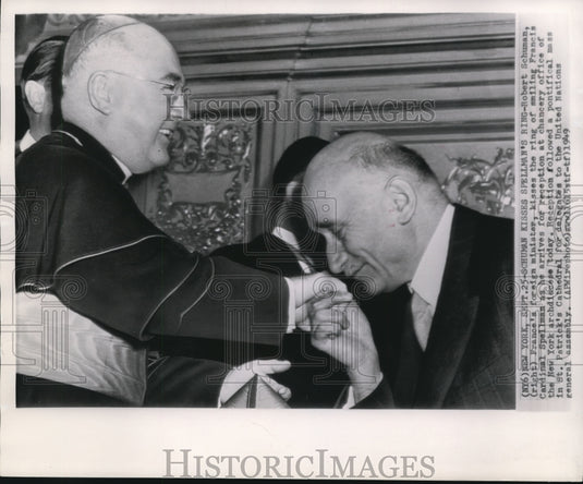 1949 Press Photo France minister Maurice Schumann kisses Francis Cardinal's ring - Historic Images
