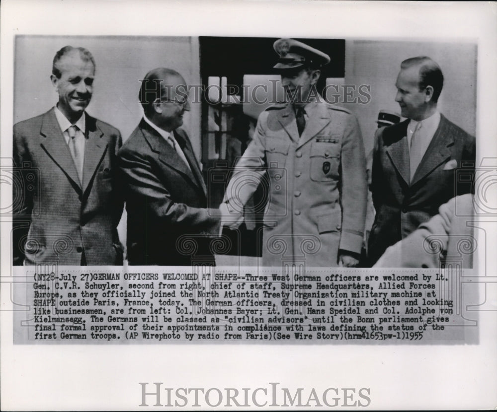 1955 Press Photo West German officers welcomed by Gen CVR Schuyler - Historic Images