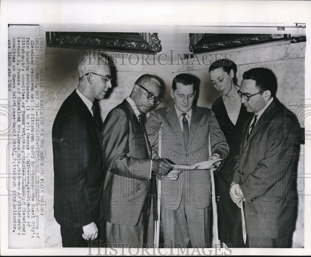 1960 Press Photo Cleveland - Pittsburgh conference about fair housing ordinance - Historic Images