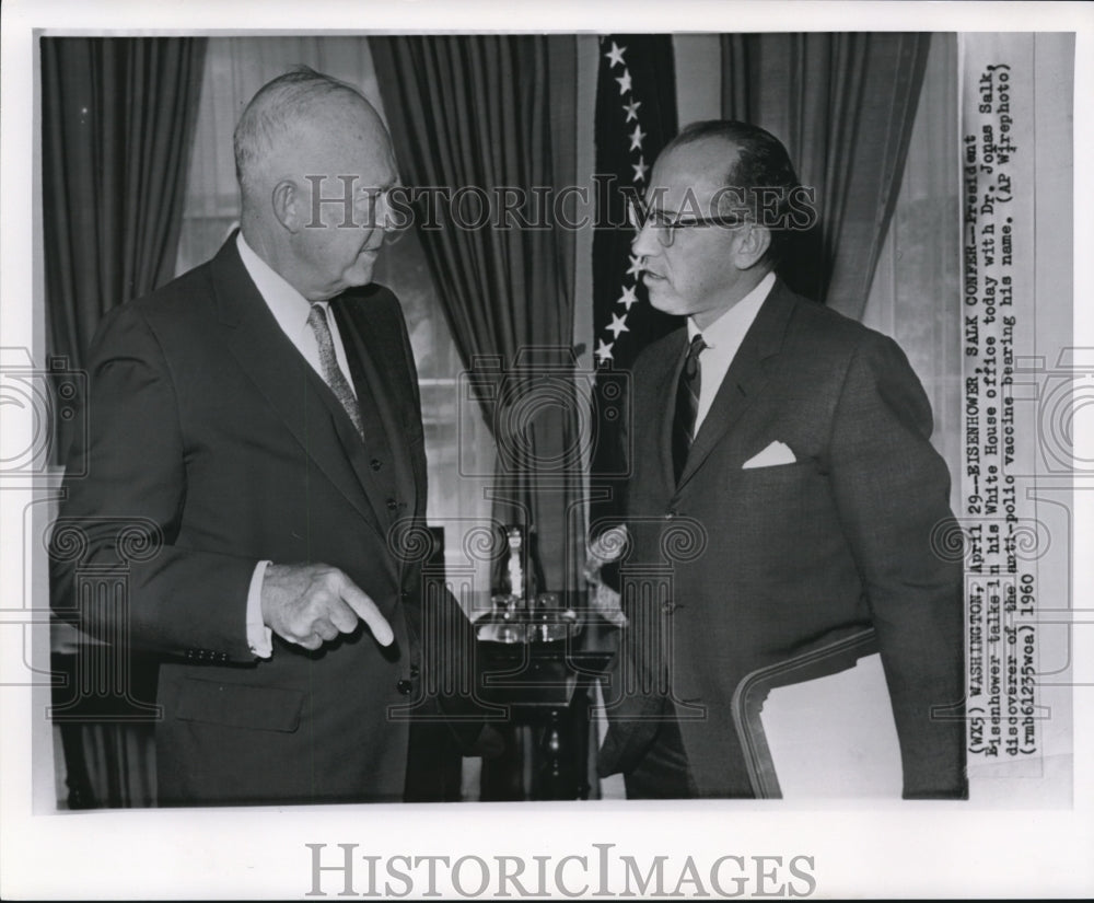 1960 Press Photo Pres. Eisenhower and Dr. Salk confers at White House office - Historic Images