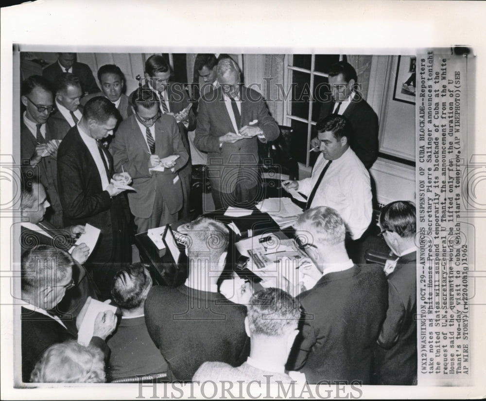 1962 Press Photo Salinger announces suspension of Cuba blockade at White House - Historic Images