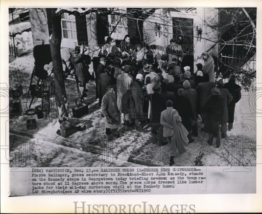 1960 Press Photo Salinger holds 11 degree news conference in Georgetown - Historic Images