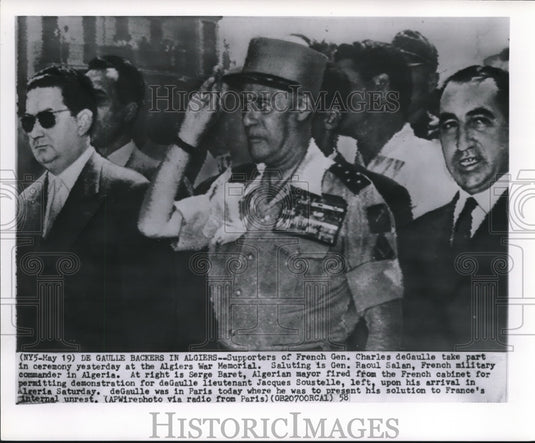 1958 Gen. Charles De Gaulle in ceremony at the Algiers War Memorial - Historic Images