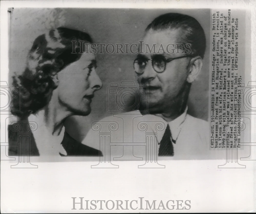 1953 Press Photo Edgar Sanders and Winifred is reunited in Vienna - Historic Images