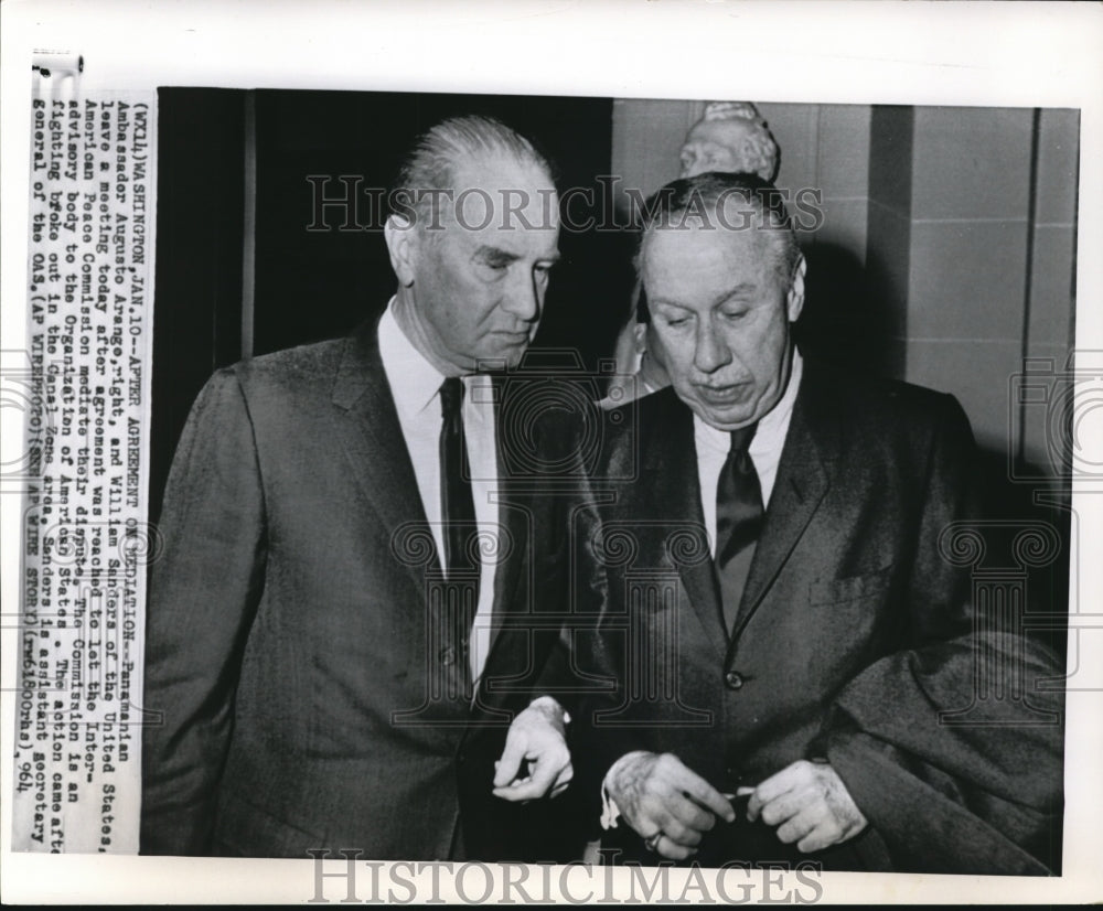 1964 Panamanian Ambassador Augusto Arango & William Sanders of U.S. - Historic Images
