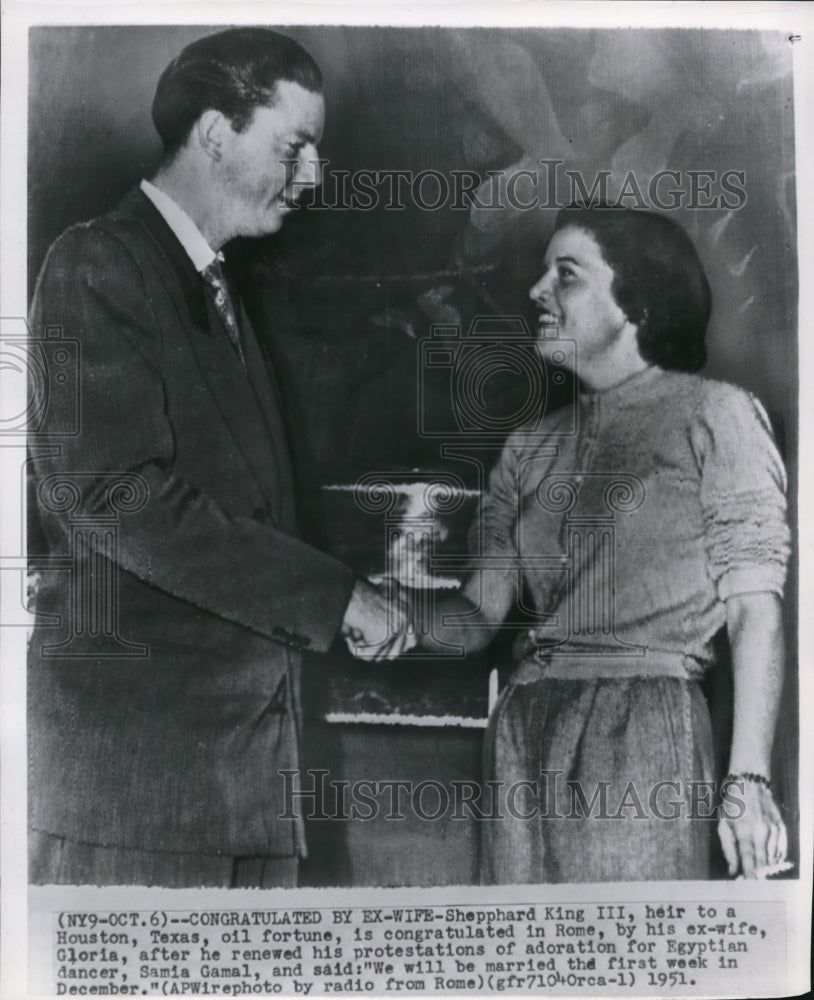 1951 Press Photo Sheppard King was congratulated by Gloria, his first wife - Historic Images
