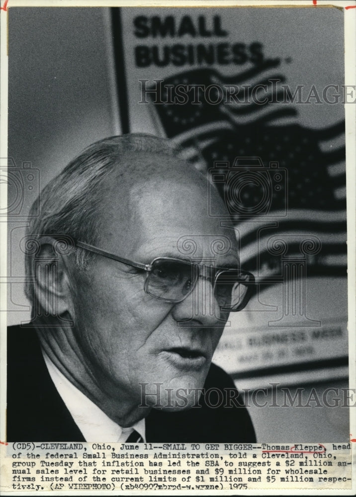 1976 Press Photo Thomas Kleppe, federal Small Business Administration head - Historic Images