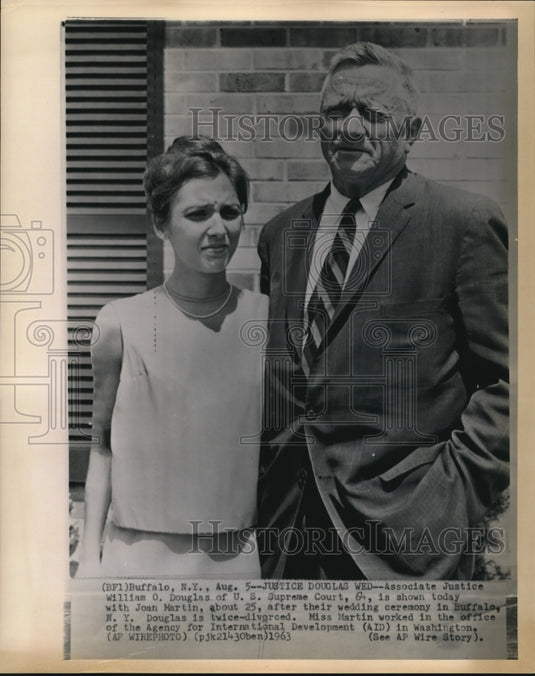 1963 Press Photo Associate Justice William Douglas with his new wife Joan Martin - Historic Images