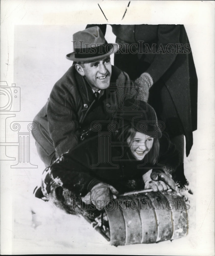 1940 Press Photo Governor Everett Baltonstali with his daughter Susan - Historic Images