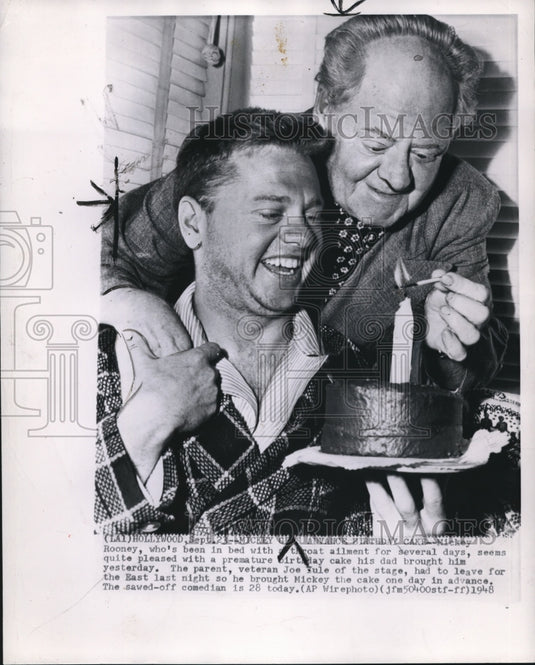 1946 Press Photo Mickey Rooney with his father, Joe Rule - Historic Images