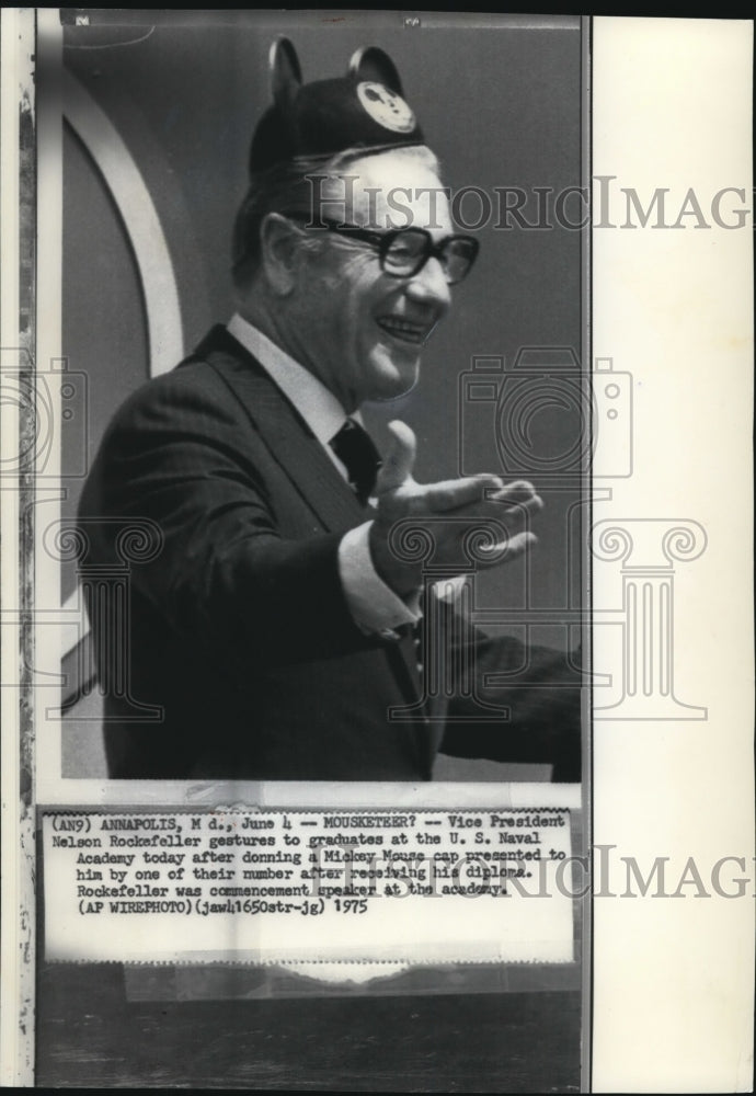 1975 Press Photo Vice President Nelson Rockefeller at the U.S. Naval Academy - Historic Images