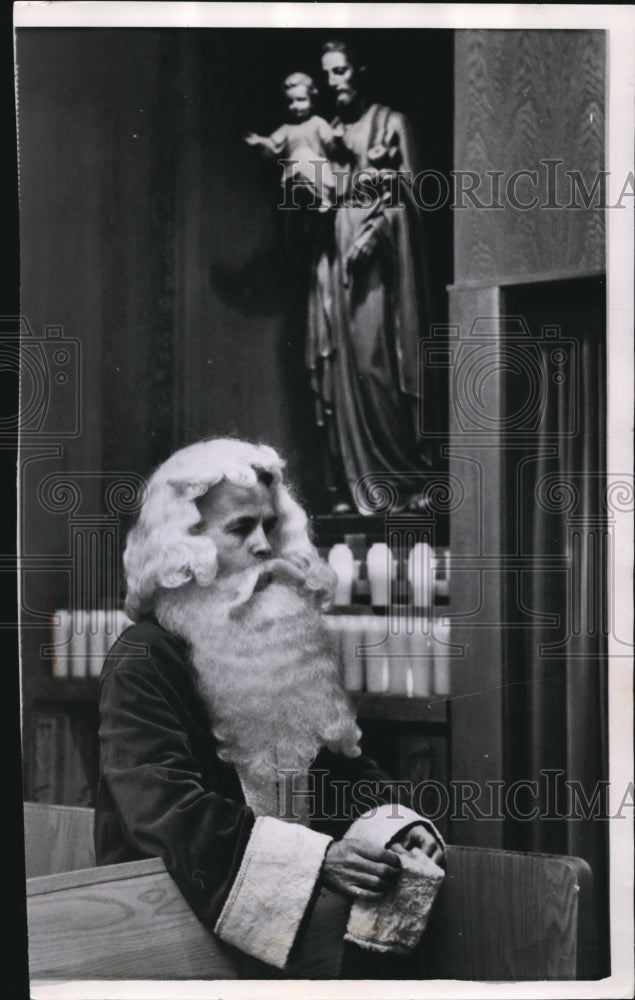 1966 Press Photo Santa Claus William C.Greany at St. Therese&#39;s Carmelite Church - Historic Images