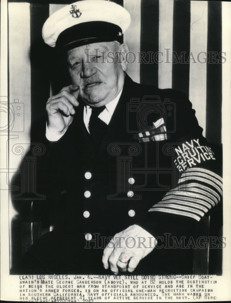 1943 Press Photo George Sanderson an Official One-Man Recruiting Campaign - Historic Images