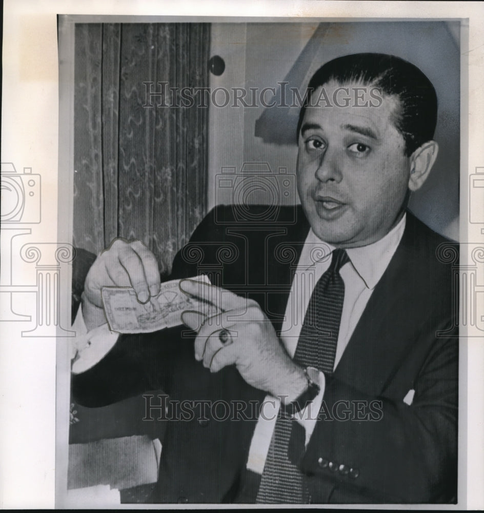 1960 Press Photo Sergio Rojas Santamarina  Shown at a News Conference - Historic Images