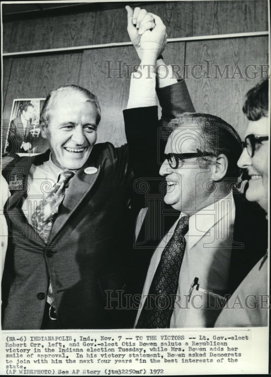 1972 Press Photo Gov.Robert Orr and Otis Bowen Salutes a Republican in Indiana - Historic Images