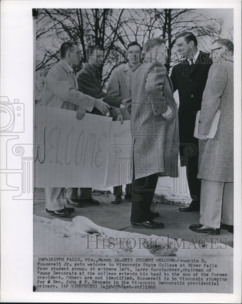 1960 Press Photo Franklin D. Roosevelt Gets Welcome to Wisconsin State College - Historic Images