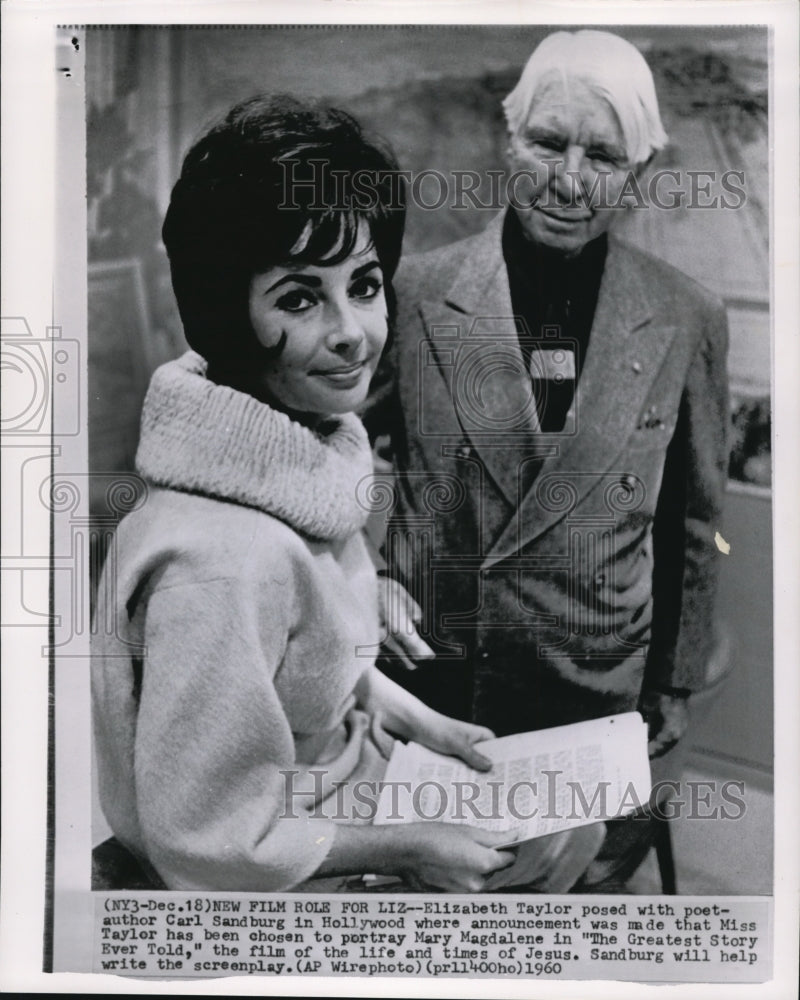 1960 Press Photo Elizabeth Taylor with Carl Sandburg in Hollywood - Historic Images