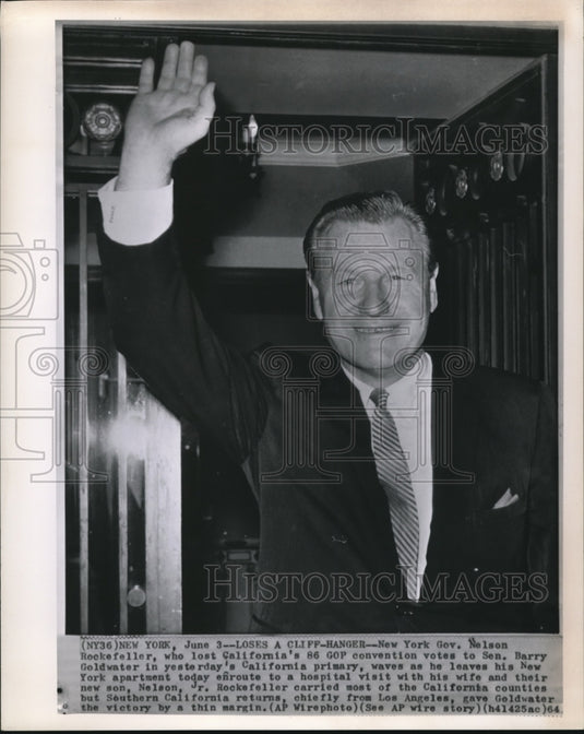 1964 Press Photo Gov.N, Rockefeller Waves as He Leaves His New York Apartment - Historic Images