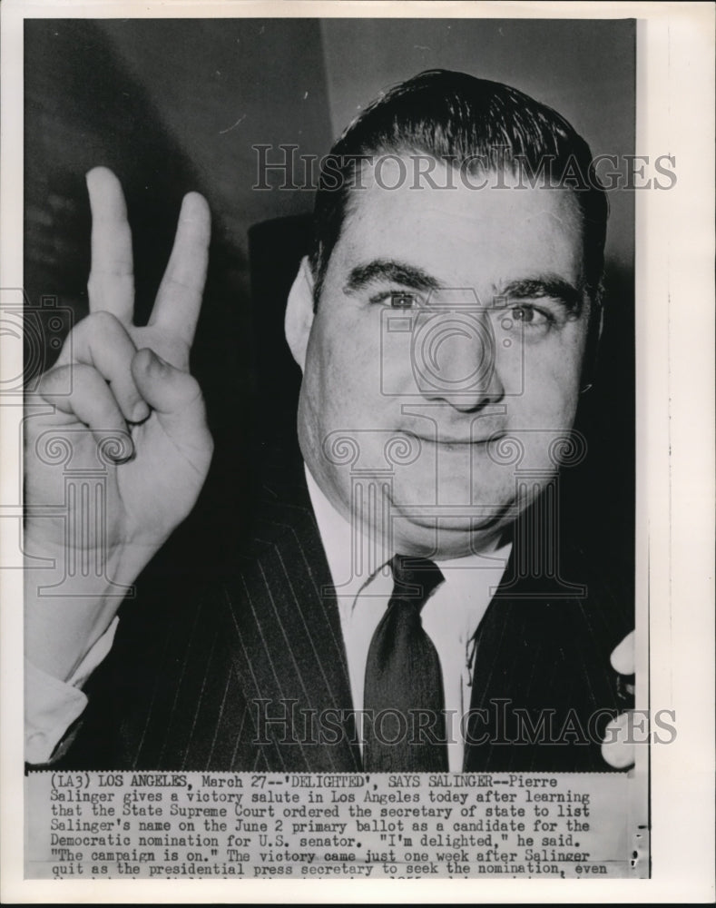 1964 Press Photo Pierre Salinger gives victory salute in Los Angeles - Historic Images